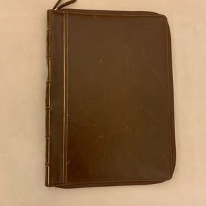 Laptop case looks like an old book. Great condition.